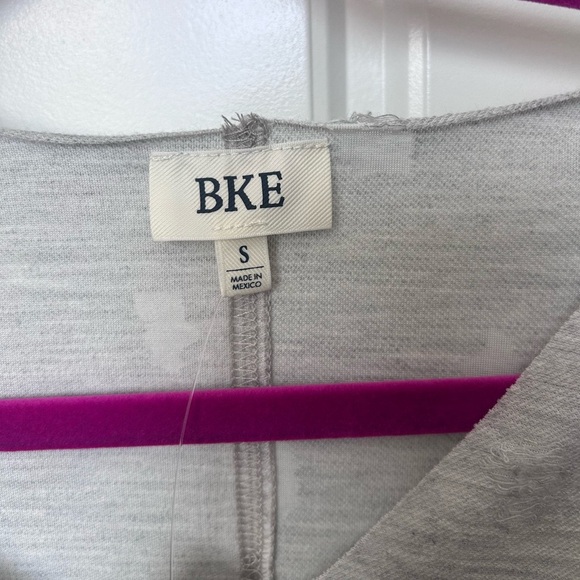 BKE long sleeve top. NWT. size small - Picture 5 of 6